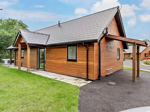 Exterior - 2 Bed in Swansea (oc-91726) (Upper Killay)