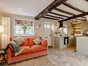 TV, fireplace - 1 Bed in Stamford (oc-92406) (Ketton)