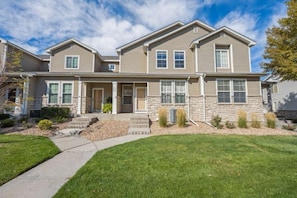 Exterior - Spacious 3BR Home w/Garage - Easy DIA Access (Commerce City)