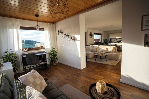 KAMO Panorama Schwarzwald Apartment - privater Eingang & 2 kostenlose Parkplätze