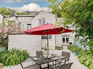 Outdoor dining - 3 Bed in Looe (oc-92273) (Polperro)