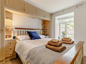 Travel cot, free WiFi, bed sheets - 3 Bed in Looe (oc-92273) (Polperro)