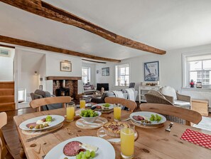 Dining - 2 Bed in Lymington (oc-92141) (Lymington)