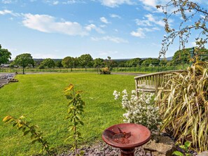 Property grounds - 3 Bed in Preston (oc-92057) (Brindle)
