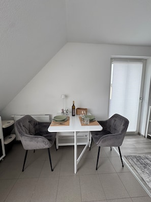 Dining - Cozy duplex vacation rental with a balcony, near Dinkelsbühl (Schopfloch)