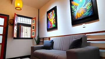 Basic Apartment | Living area
