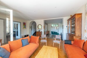 TV, books - Le Verdier - Terrasse - Wifi - TV (Sainte-Colombe)