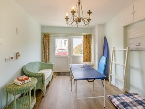 Game room - 2 Bed in Bideford (oc-92154) (Instow)