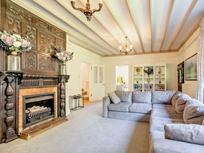 TV, fireplace - 5 Bed in Barnstaple (oc-92268) (Martinhoe)