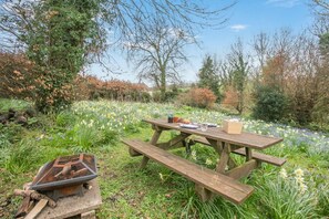 Outdoor dining - 1 Bed in Launceston (oc-91964) (Tregadillett)