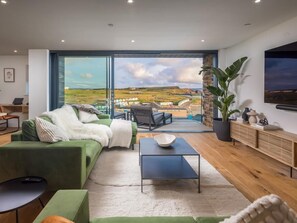 Living area - 2 Bed in Bude (oc-92484) (Bude)