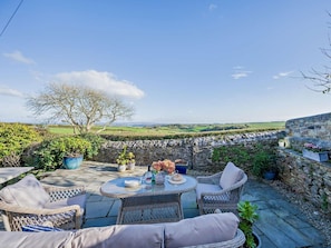Outdoor dining - 2 Bed in Torpoint (oc-92454) (Portwrinkle)