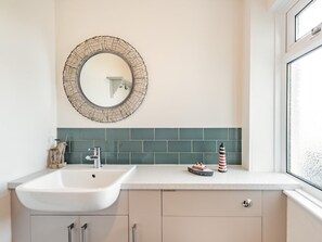 Bathroom - 5 Bed in Woolacombe (oc-92469) (Mortehoe)