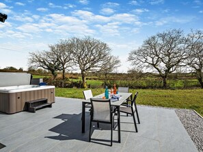 Outdoor dining - 2 Bed in Holsworthy (oc-92456) (Holsworthy Hamlets)