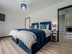 Room - 2 Bed in Holsworthy (oc-92456) (Holsworthy Hamlets)