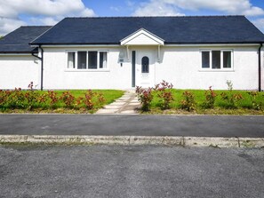 Exterior - 2 Bed in Aberystwyth (oc-92468) (Pontarfynach)
