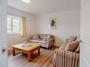 Living area - 2 Bed in Aberystwyth (oc-92468) (Pontarfynach)