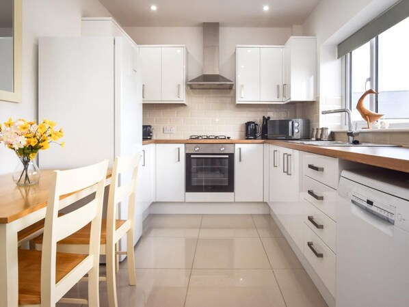 Private kitchen - 2 Bed in Aberystwyth (oc-92468) (Pontarfynach)