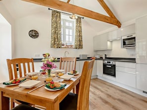 Dining - 2 Bed in Liskeard (oc-92595) (Saint Neot)