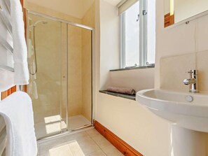 Bathroom - 2 Bed in Launceston (oc-92552) (Saint Giles on the Heath)
