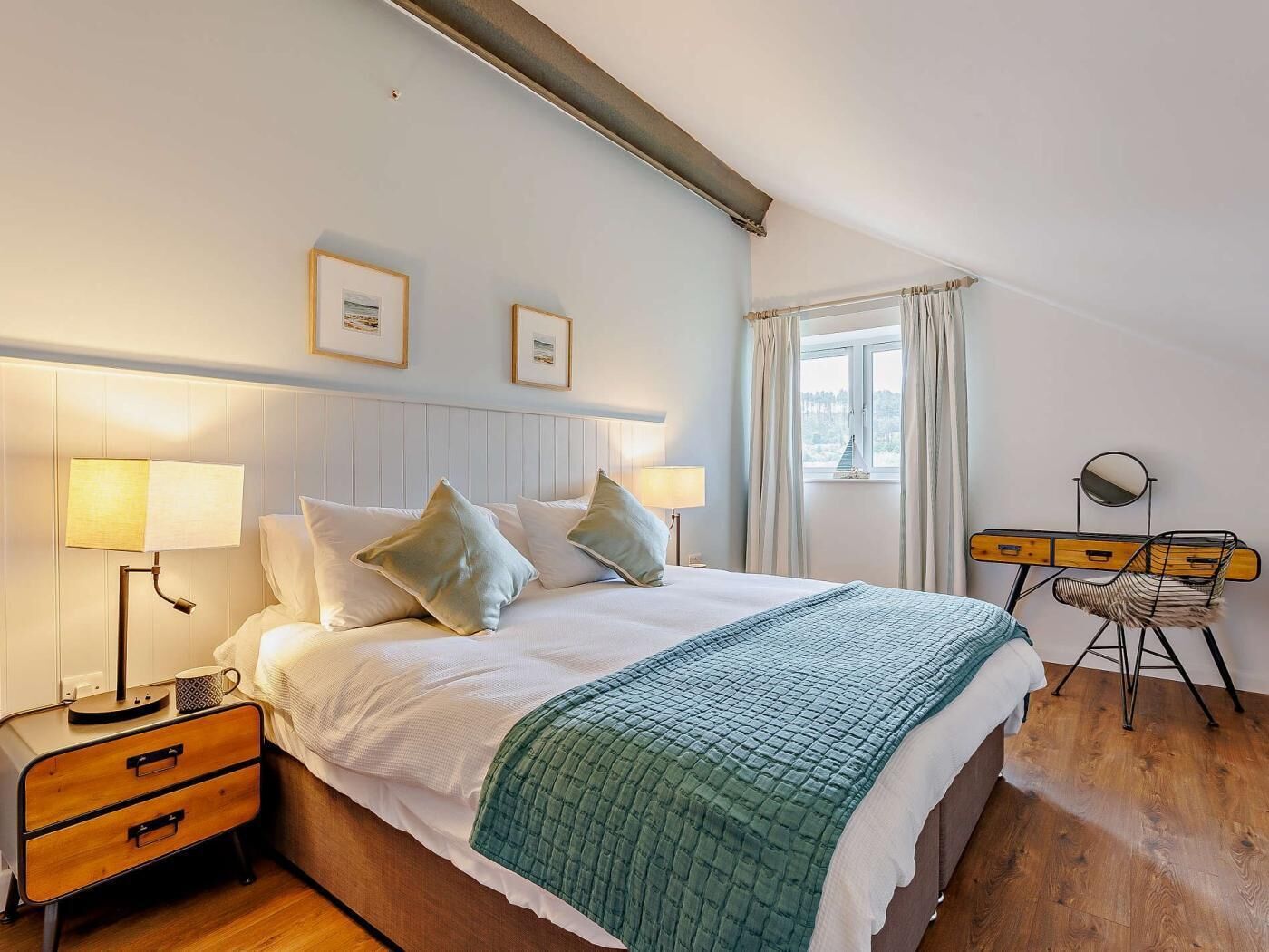 4 bedrooms, travel cot, free WiFi, bed sheets