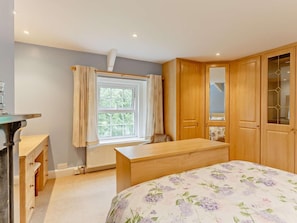 Travel cot, free WiFi, bed sheets - 4 Bed in Tavistock (oc-92491) (Gulworthy)