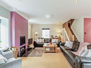 Fireplace - 4 Bed in Ludlow (oc-92835) (Cleedownton)