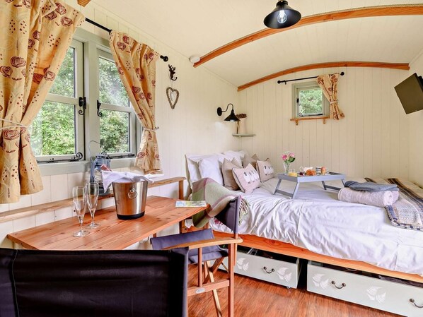 Bed sheets - 1 Bed in Hereford (oc-92993) (Llanigon)