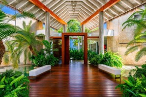 Property grounds - Golf Founders 28 with 8 bedrooms and full staff (Punta Cana)