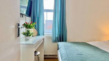 Iron/ironing board, free WiFi, bed sheets