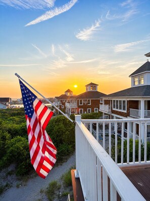 Property grounds - New! Coastal Escape on Salty Brine Beach Narragansett, Rhode Island (Narragansett)
