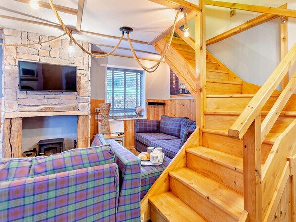 Fireplace - 3 Bed in Isle Of Skye (oc-93005) (Waternish)