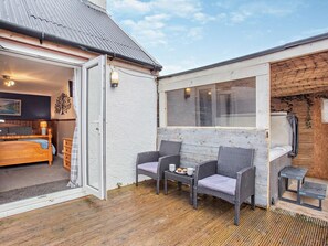 Terrace/patio - 3 Bed in Isle Of Skye (oc-93005) (Waternish)