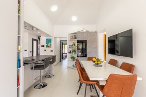 Dining - Luxury Family Villa | Pool, Mini Golf & Playhouse | Sotogrande Costa (Cádiz)