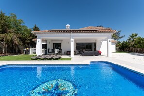 Pool - Luxury Family Villa | Pool, Mini Golf & Playhouse | Sotogrande Costa (Cádiz)