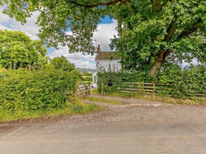 Property grounds - 3 Bed in Pershore (oc-92975) (Eckington)