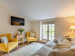 Living area - 2 Bed in Barnstaple (oc-93023) (Chapelton)