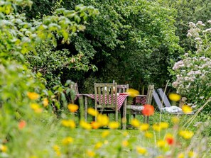 Outdoor dining - 1 Bed in Fordingbridge (oc-92985) (Breamore)