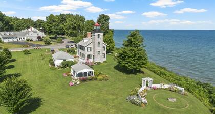 Prime Location-Walk to Bars/Restaurants & Beach