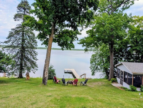 Peaceful lake front 3-bedroom cabin with Leech Lake access.