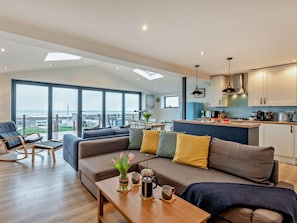 TV - 2 Bed in Seasalter (oc-wcc05) (Seasalter)