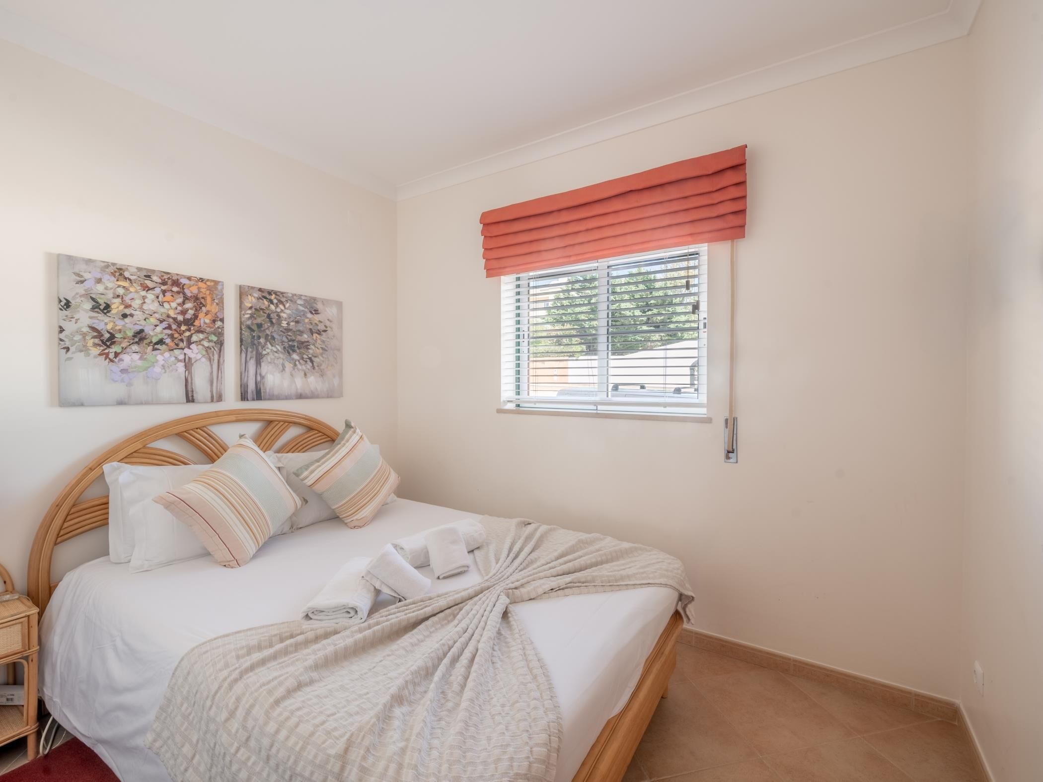 3 bedrooms, iron/ironing board, Internet, bed sheets