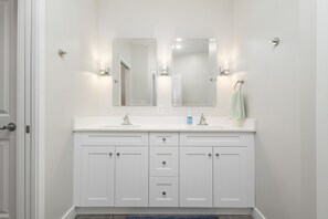Bathroom - Luxury ND Retreat | 3BD • 2.5BA • Balcony (South Bend)