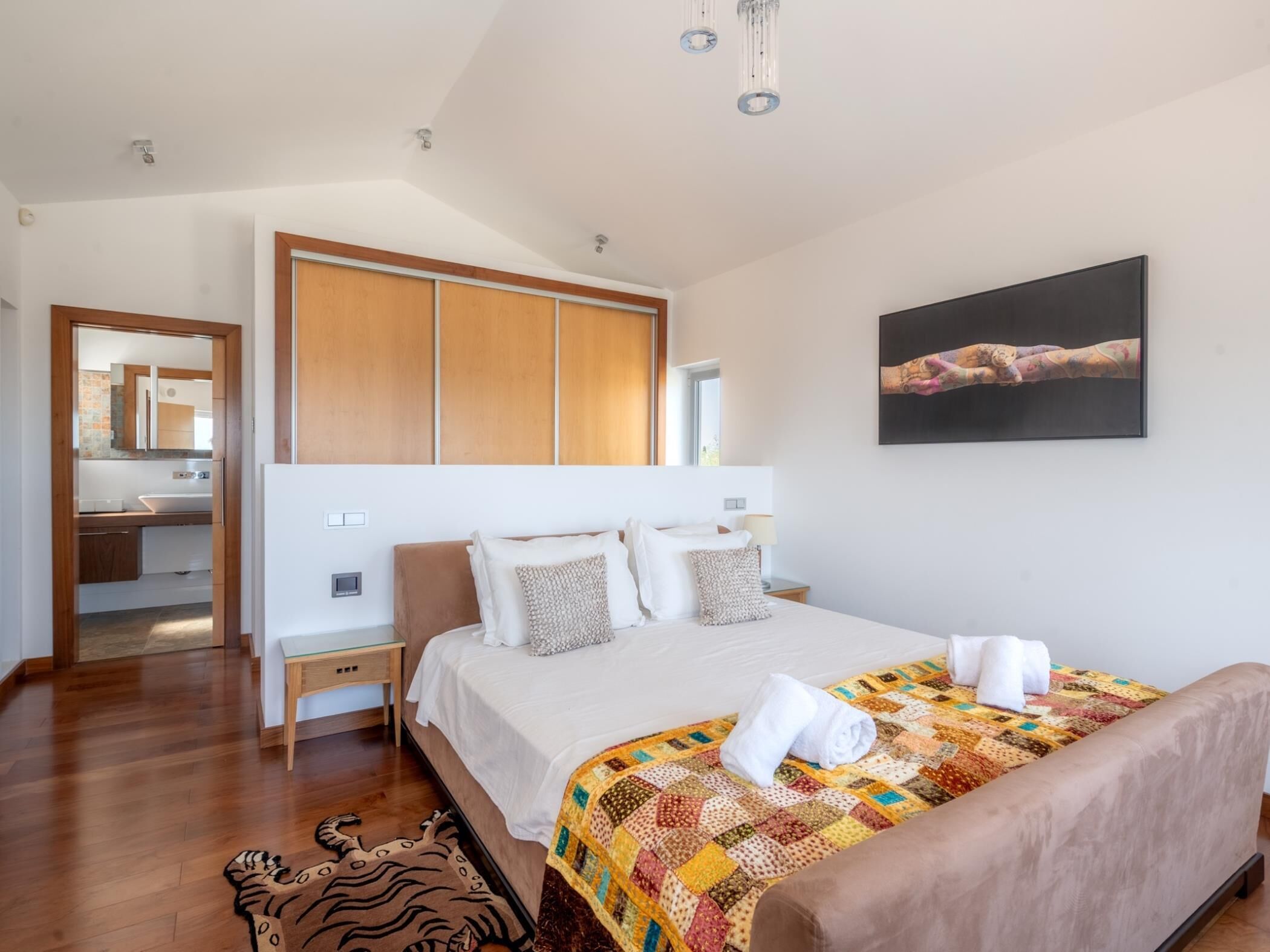 4 Schlafzimmer, Bügeleisen/Bügelbrett, Internetzugang, Bettwäsche