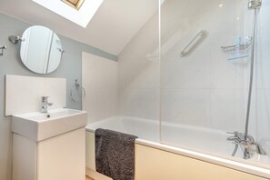Bathroom - 1 Bed in Sturminster Newton (oc-93841) (Hazelbury Bryan)