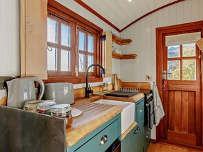 Private kitchen - 1 Bed in Lutterworth (oc-93760) (Laughton)