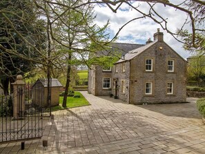 Exterior - 7 Bed in Buxton (oc-93808) (Tideswell)
