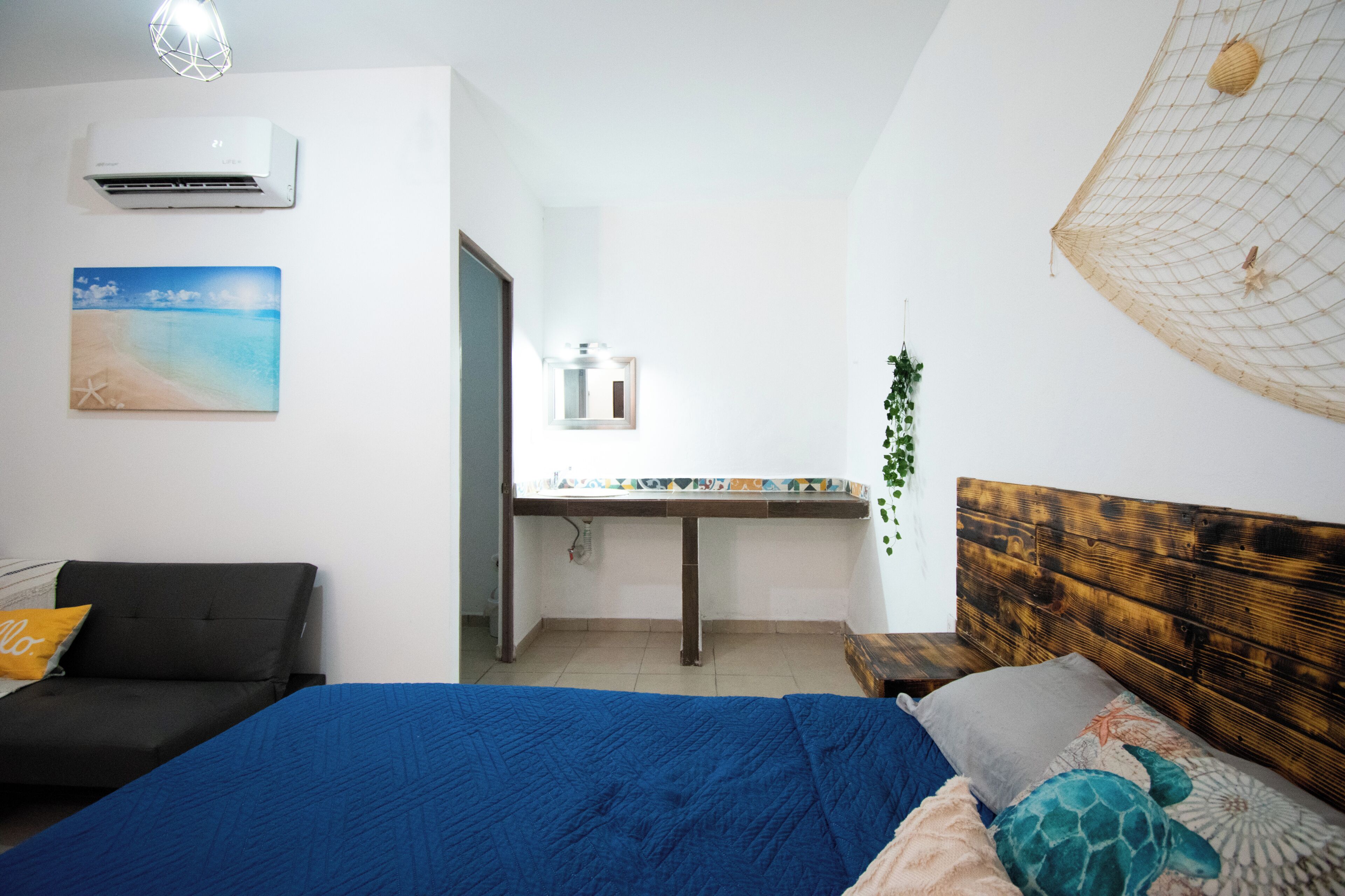 Habitación básica (Habitación económica 12) | Espacio para trabajar con un portátil y wifi gratis