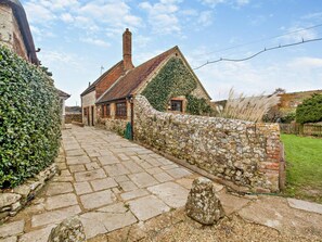Exterior - 2 Bed in Newport (oc-94031) (Brighstone)