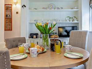 Dining - 4 Bed in Torquay (oc-94002) (Torquay)